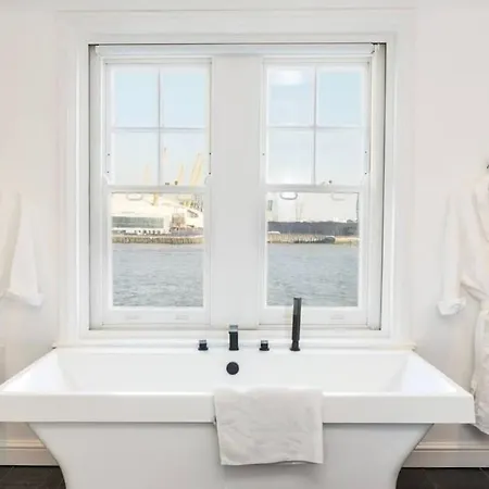 3 X Bedroom Riverside Flat With Hot Tub On Roof Terrace London Exterior photo