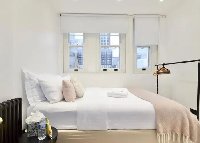 3 X Bedroom Riverside Flat With Hot Tub On Roof Terrace